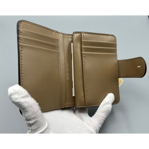 Michael Kors 3263G0KD5L Charm Small Tab Compact Pocket Wallet in Husk Leather - Picture 10 of 16